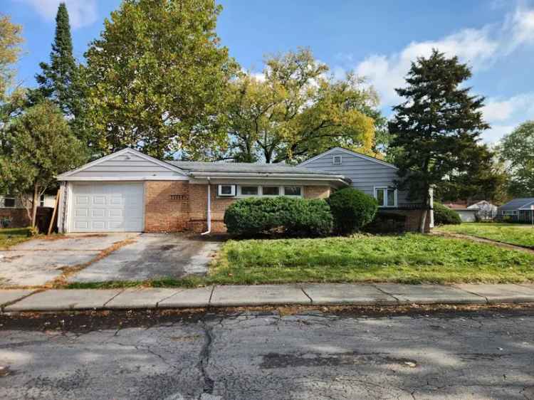 Single-family house For Sale in 300, Miami Street, Park Forest, Illinois