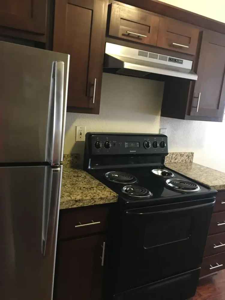 Apartment Unit for Rent Near Shops