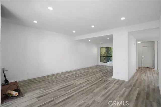 Single-family house For Sale in 859, Temple Terrace, Los Angeles, California