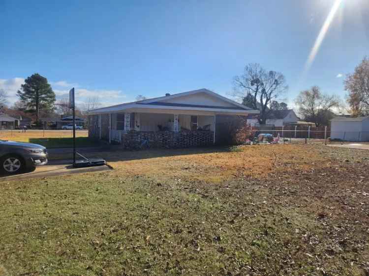 Single-family house For Sale in Clarksville, Arkansas