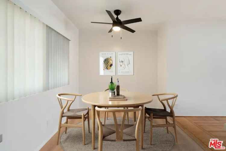 Condo For Sale in Los Angeles, California