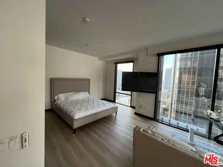 Condo For Sale in 655, South Hope Street, Los Angeles, California