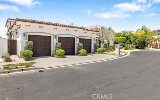 Single-family house For Sale in 7, Rocky Point Road, Newport Beach, California