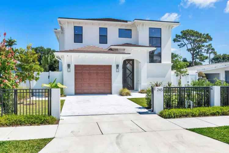 Single-family house For Sale in 245, Alhambra Place, West Palm Beach, Florida