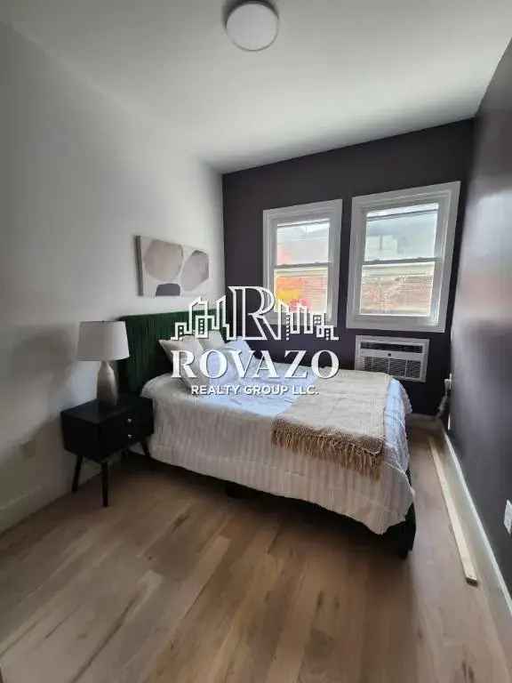 Beautiful Renovated Apartment Near Public Transit