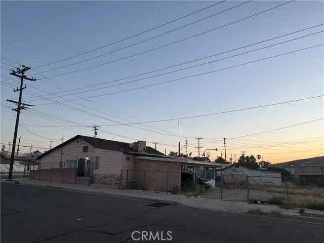 Multi-family house For Sale in Barstow, California