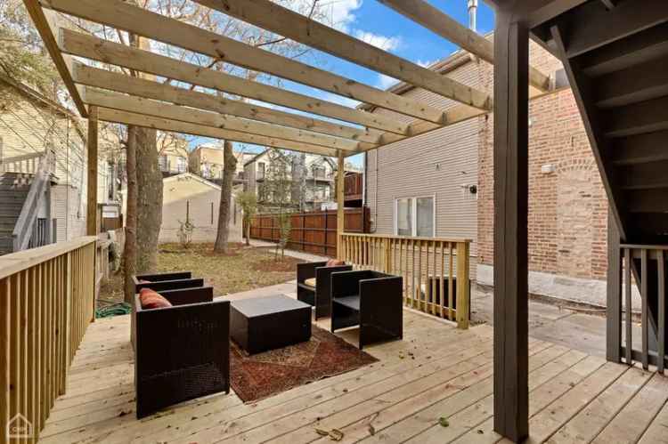 Single-family house For Sale in 933, North Honore Street, Chicago, Illinois