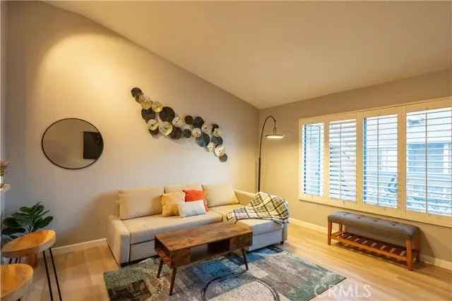 Condo For Sale in 175, Huntington, Irvine, California