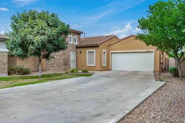 Single-family house For Sale in 17132, West Tara Lane, Surprise, Arizona