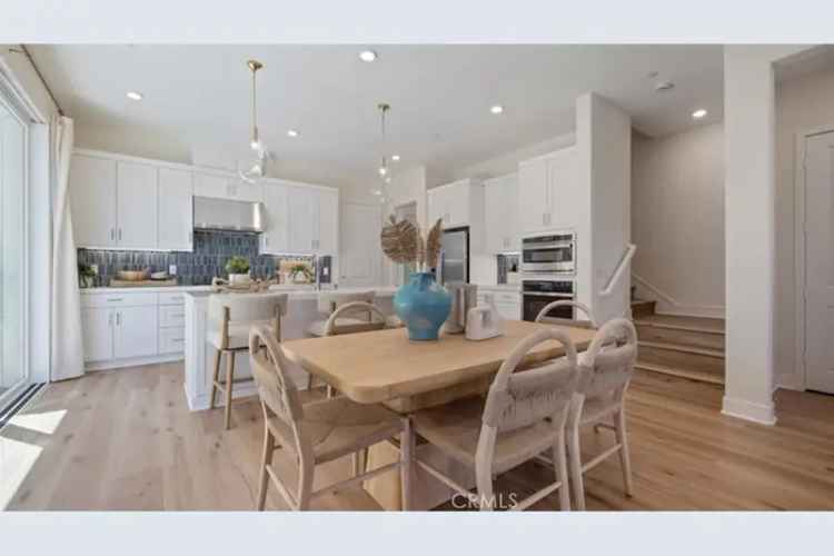 Condo For Sale in Irvine, California