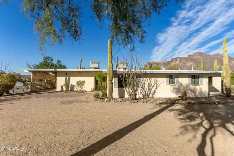 Single-family house For Sale in 4532, East Superstition Boulevard, Apache Junction, Arizona