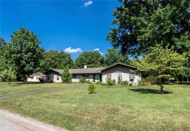 Single-family house For Sale in 209, Prospect Street, Siloam Springs, Arkansas