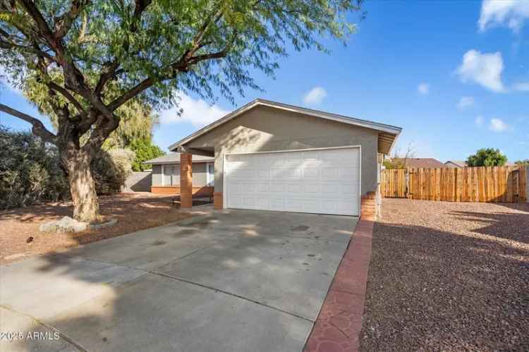 Single-family house For Sale in 527, North Valencia Place, Chandler, Arizona