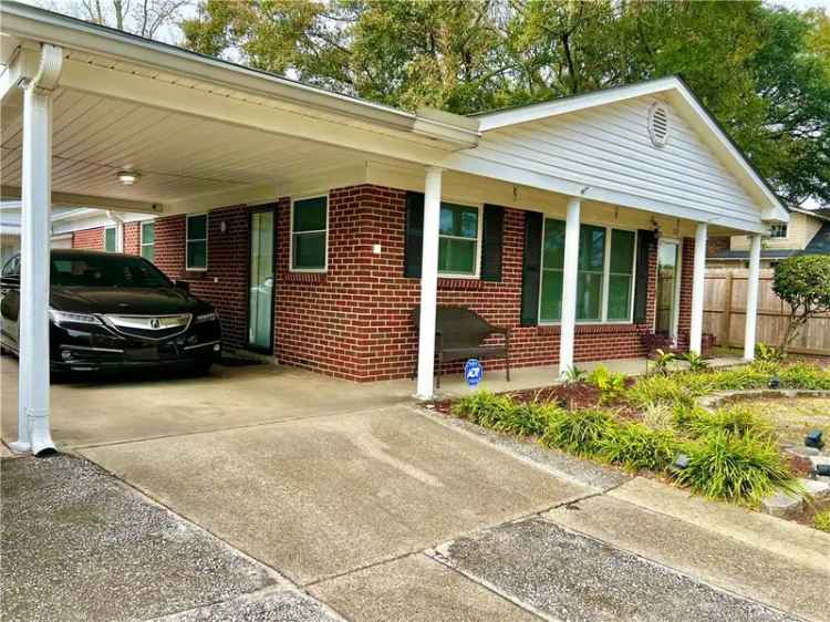 Single-family house For Sale in Mobile, Alabama