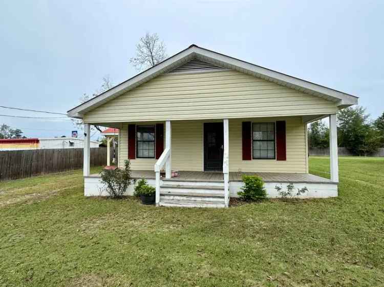 Single-family house For Sale in 103, Boles Street, Opp, Alabama