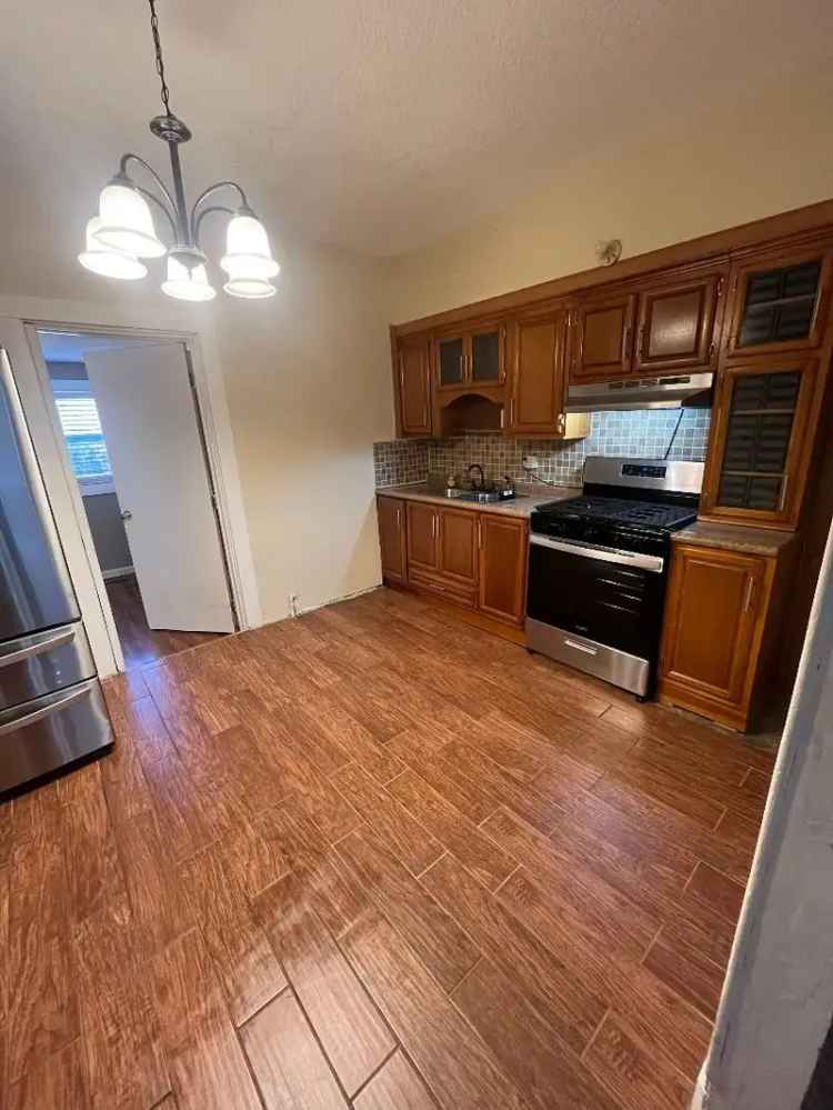 Updated 2 Bed Home with Office and Garage Near ESU