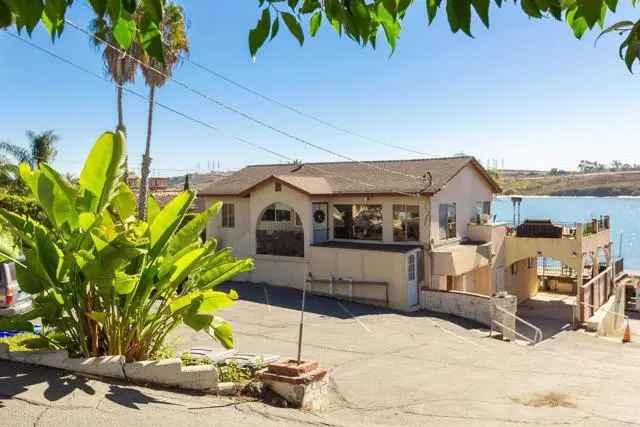 Single-family house For Sale in 4509, Adams Street, Carlsbad, California