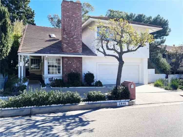 Single-family house For Sale in 2846, Angelo Drive, Los Angeles, California