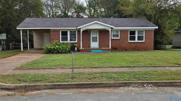 Single-family house For Sale in Huntsville, Alabama