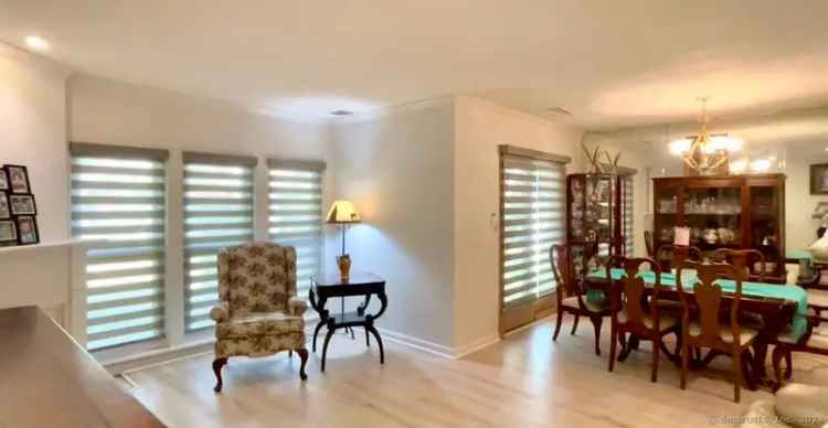 Condo For Sale in 4, Chestnut Drive, Avon, Connecticut