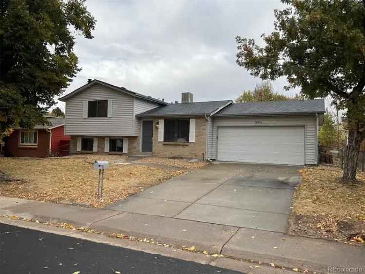 Single-family house For Sale in 2604, South Carson Way, Aurora, Colorado