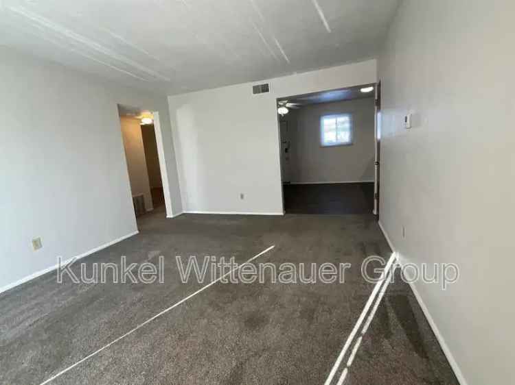 2 BR 1 BA Apartment Upper Unit for Rent