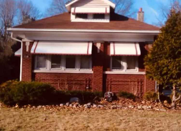 Single-family house For Sale in 10128, South Charles Street, Chicago, Illinois