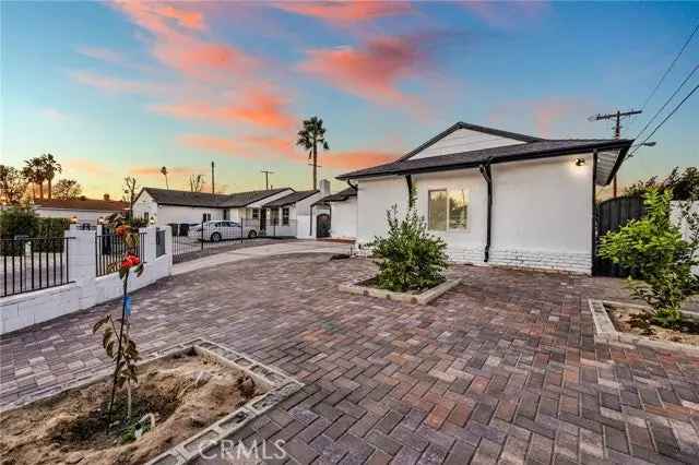 Single-family house For Sale in 12609, Solvang Street, Los Angeles, California