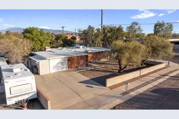 Single-family house For Sale in 2802, North Cloverland Avenue, Tucson, Arizona