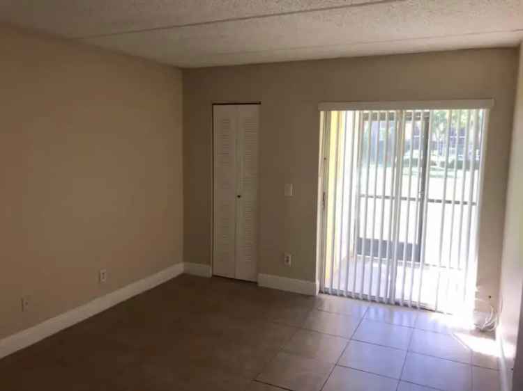 Condo For Sale in Boynton Beach, Florida