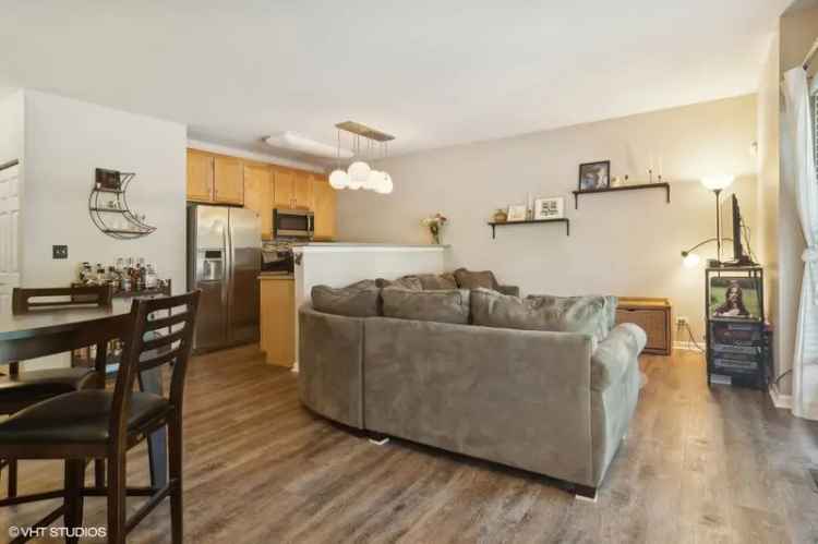 Condo For Sale in 137, North Rose Street, Palatine, Illinois