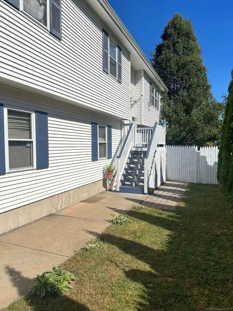 Single-family house For Sale in 20, Atlantic Street, New Britain, Connecticut