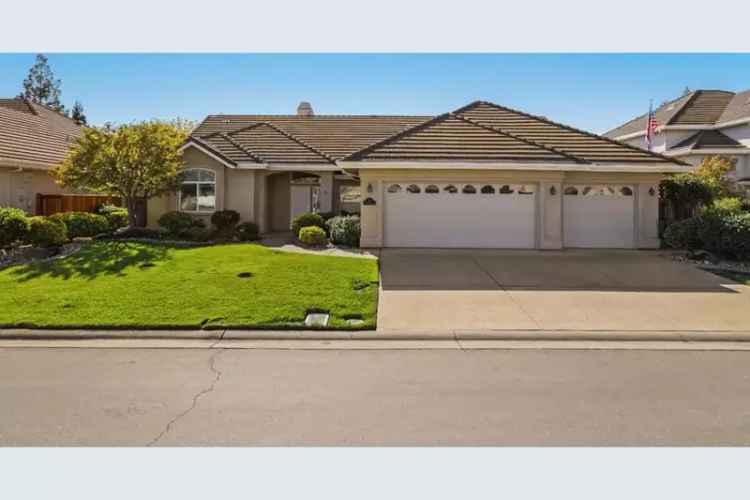 Single-family house For Sale in Lodi, California