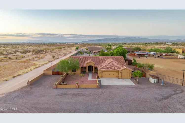 Single-family house For Sale in Wittmann, Arizona