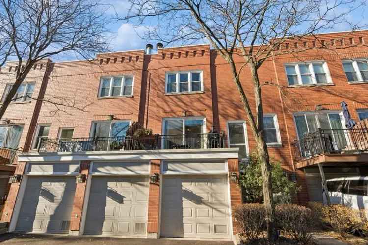 Condo For Sale in 2801, North Wolcott Avenue, Chicago, Illinois