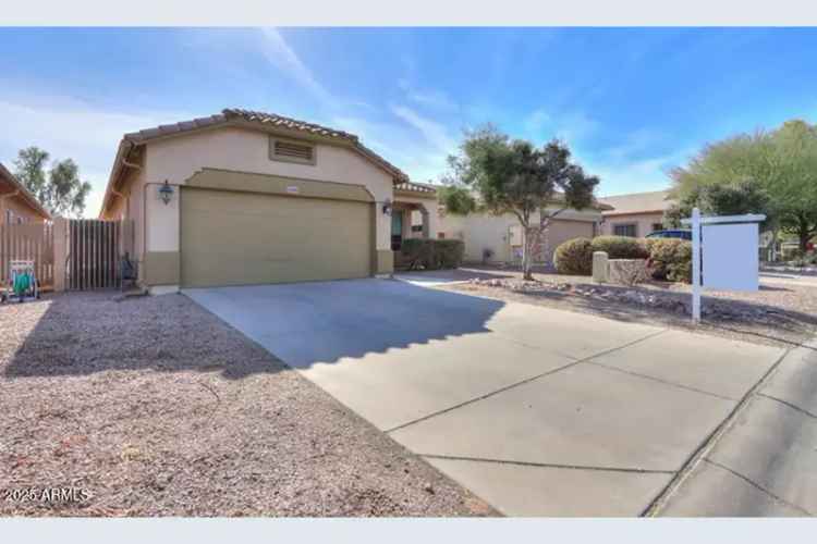 Single-family house For Sale in 45091, West Cypress Lane, Maricopa, Arizona