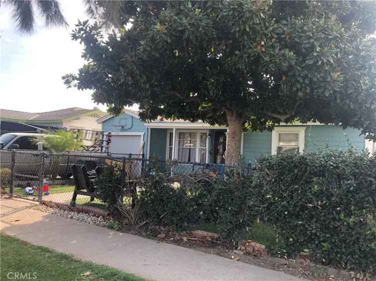 Single-family house For Sale in 818, East Stearns Avenue, La Habra, California