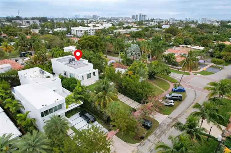 Single-family house For Sale in 1311, Bay Drive, Miami Beach, Florida