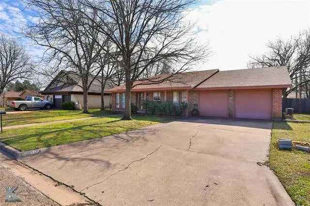 Single-family house For Sale in 1317, Ruswood Drive, Abilene, Texas