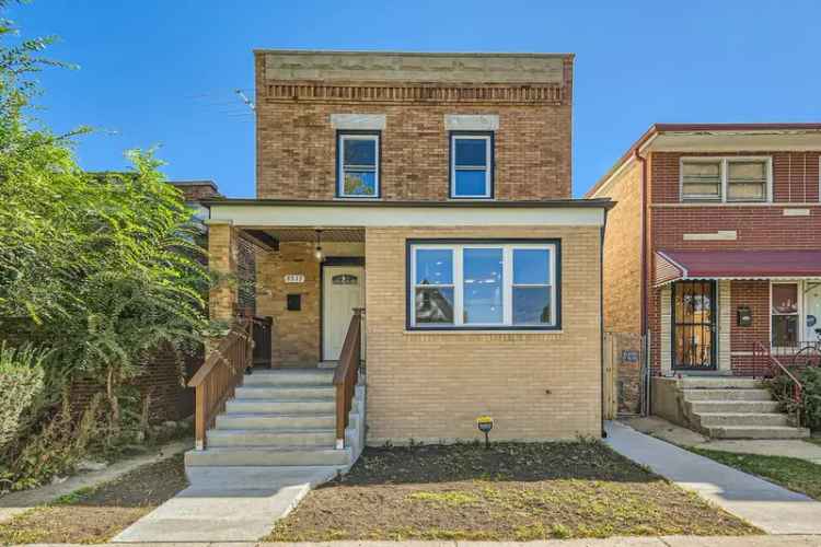 Single-family house For Sale in 8513, South Maryland Avenue, Chicago, Illinois