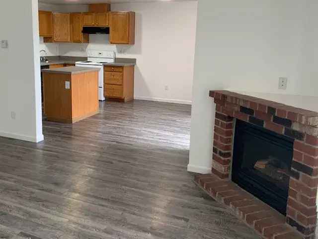 3 Bedroom 2 Bath Apartment in Tacoma - Available Now