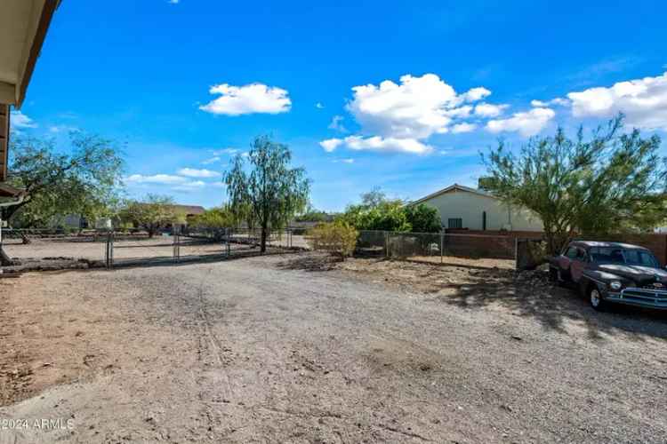 Single-family house For Sale in Phoenix, Arizona