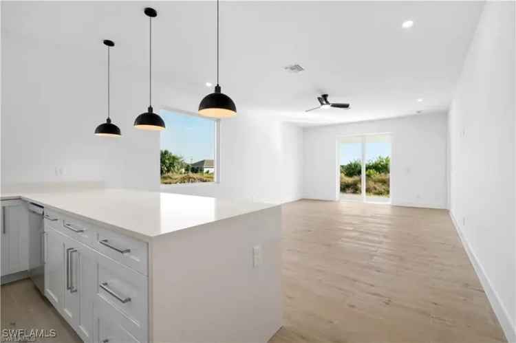 Single-family house For Sale in 219, Columbus Boulevard South, Florida