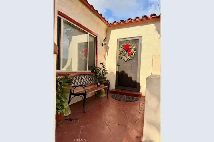 Single-family house For Sale in Long Beach, California