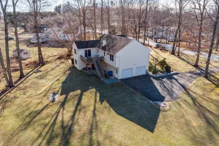 Single-family house For Sale in 84, Upper Reservoir Road, New Milford, Connecticut