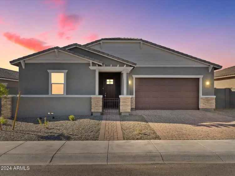 Single-family house For Sale in 4676, North 177th Drive, Goodyear, Arizona