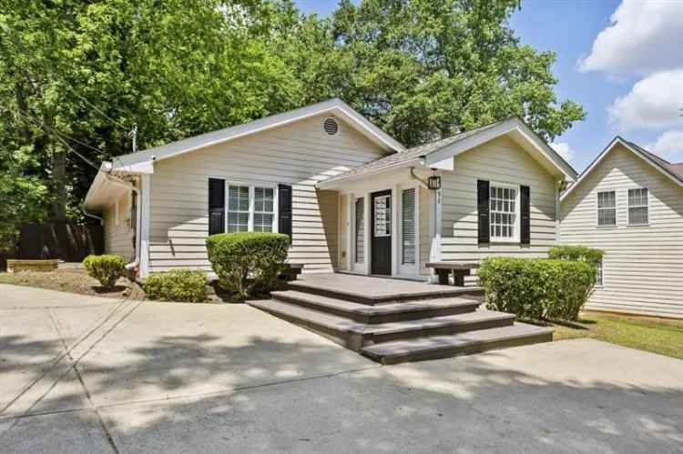 Single-family house For Sale in 2192, Spink Street Northwest, Atlanta, Georgia