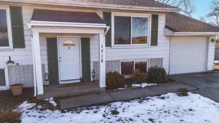 Single-family house For Sale in 1715, West College Avenue, Normal, Illinois