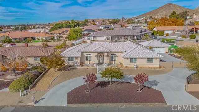 Single-family house For Sale in Apple Valley, California