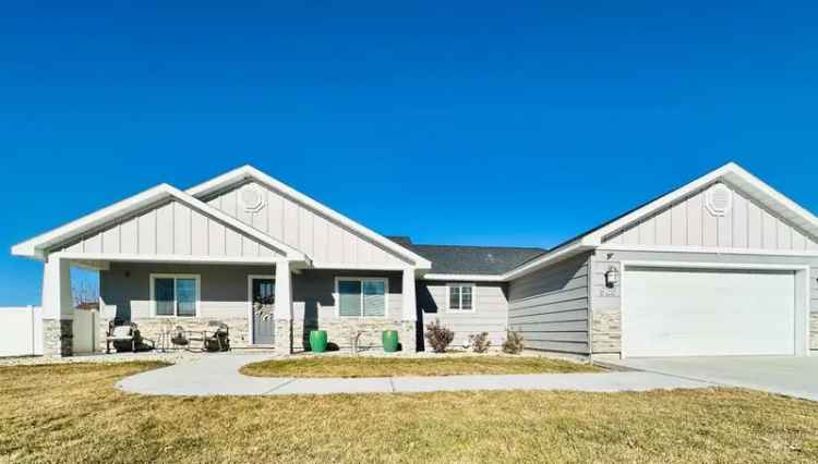 Single-family house For Sale in 928, Maplewood Street, Burley, Idaho